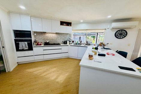Photo of property in 4 Willowbank Close, East Tamaki Heights, Auckland, 2016