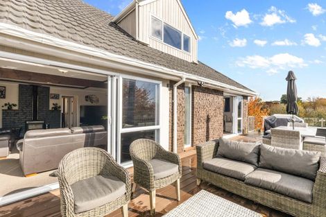 Photo of property in 4 Cargill Place, Frankleigh Park, New Plymouth, 4310