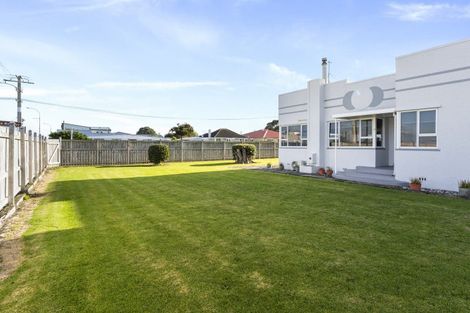 Photo of property in 17 Tasman Street, Opunake, 4616