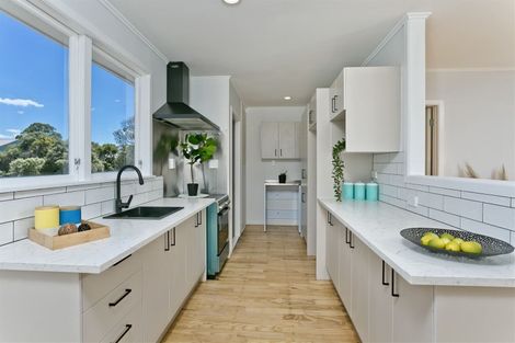 Photo of property in 18 Lendic Avenue, Henderson, Auckland, 0612