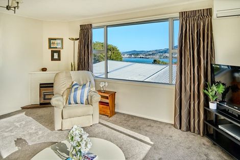 Photo of property in 54 Gloaming Hill, Titahi Bay, Porirua, 5022