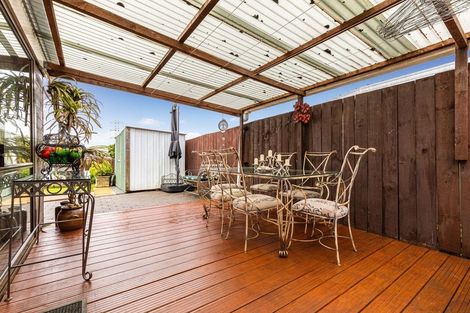 Photo of property in 106 Everglade Drive, Totara Heights, Auckland, 2105