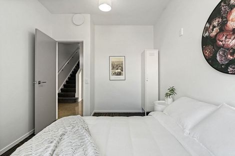 Photo of property in 33 Karo Drive, Te Aro, Wellington, 6011