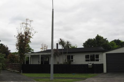 Photo of property in 25 Waiari Road, Conifer Grove, Takanini, 2112