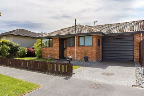 Photo of property in 2/42 Briarmont Street, Avondale, Christchurch, 8061