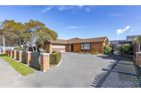 Photo of property in 95 Momorangi Crescent, Redwood, Christchurch, 8051