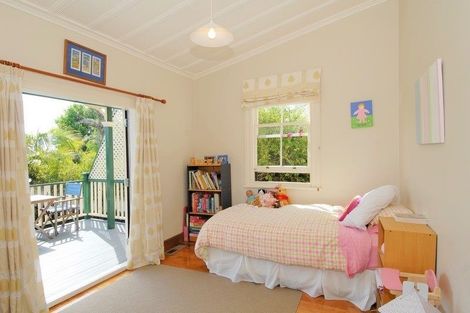 Photo of property in 2/21 Cowper Street, Devonport, Auckland, 0624