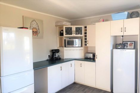 Photo of property in 74 Awamoa Road, Holmes Hill, Oamaru, 9401