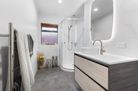 Photo of property in 44 Chesterfield Way, Orewa, 0931