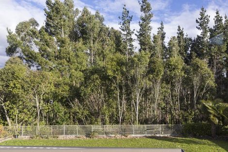 Photo of property in 98 Pacific Drive, Fitzherbert, Palmerston North, 4410