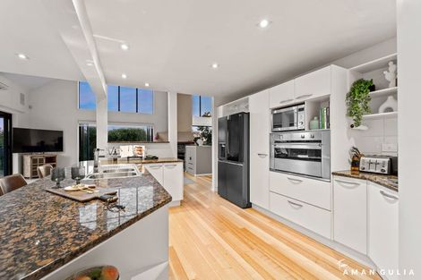 Photo of property in 86a Wiseley Road, West Harbour, Auckland, 0618