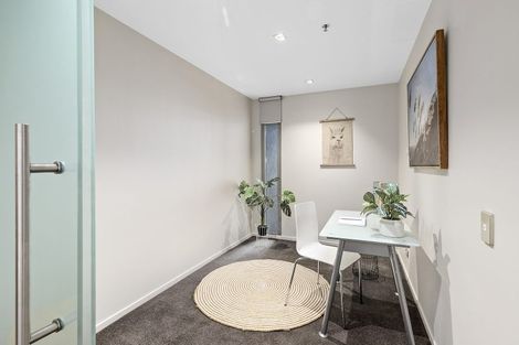 Photo of property in Patent 326 Apartments, 207s/326 Evans Bay Parade, Hataitai, Wellington, 6021