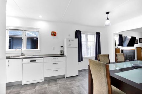 Photo of property in 60 Egmont Street, Hawera, 4610