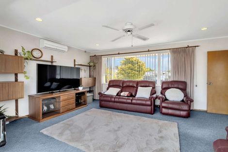 Photo of property in 53 Hartley Terrace, Massey, Auckland, 0614