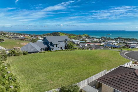 Photo of property in 33 Lori Lane, Coopers Beach, 0420