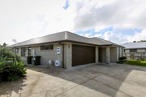 Photo of property in 14 Te Arakete Place, Hurworth, New Plymouth, 4310
