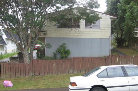 Photo of property in 1/3 Jenanne Place, Totara Vale, Auckland, 0629