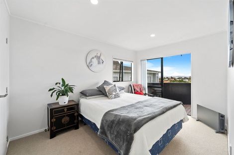 Photo of property in 52 Waiora Road, Stanmore Bay, Whangaparaoa, 0932