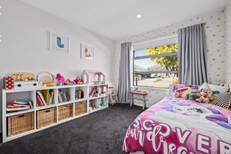 Photo of property in 11 Ada Place, Lake Hayes, Queenstown, 9304