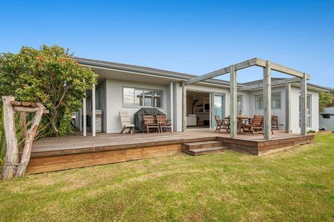 Photo of property in 51 Balboa Drive, Matakatia, Whangaparaoa, 0930