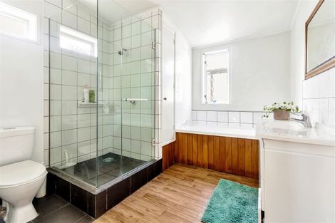 Photo of property in 1/37 Kiwi Esplanade, Mangere Bridge, Auckland, 2022