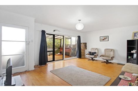 Photo of property in 5/17 Swanson Road, Henderson, Auckland, 0610