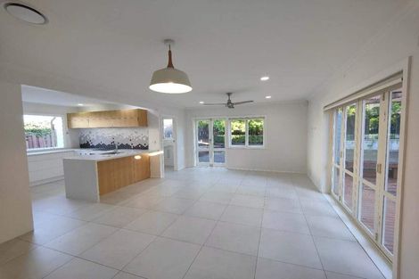 Photo of property in 24 Tyrian Close, Half Moon Bay, Auckland, 2012