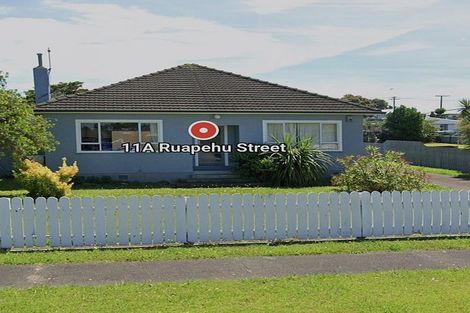 Photo of property in 11a Ruapehu Street, Castlecliff, Whanganui, 4501