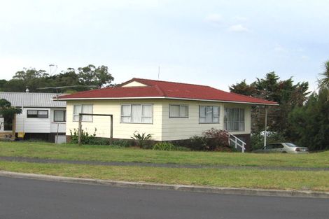 Photo of property in 21 Elizabeth Drive, West Harbour, Auckland, 0618