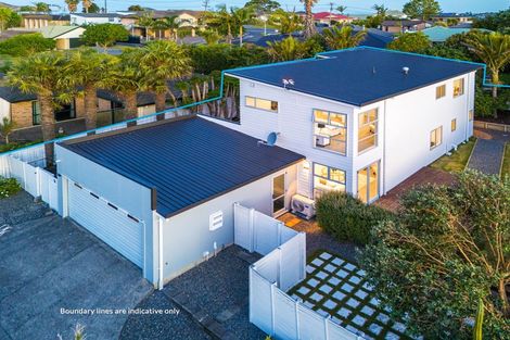 Photo of property in 8 Roy Maloney Drive, Henderson, Auckland, 0612
