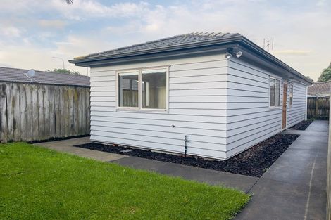Photo of property in 74 Redcastle Drive, East Tamaki, Auckland, 2013