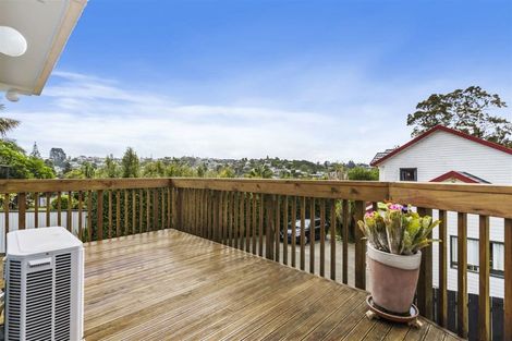 Photo of property in 1/345a Wairau Road, Totara Vale, Auckland, 0629