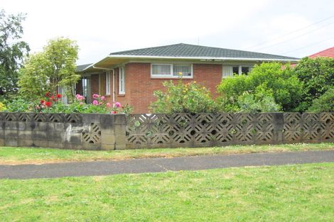Photo of property in 13 Kiekie Road, Mangere Bridge, Auckland, 2022