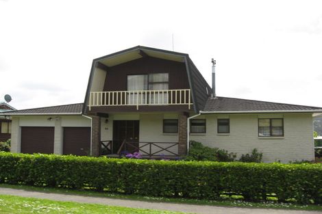 Photo of property in 64 The Terrace, Herald Island, Auckland, 0618