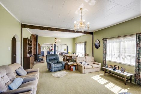 Photo of property in 32 Poukawa Road, Poukawa, Hastings, 4178