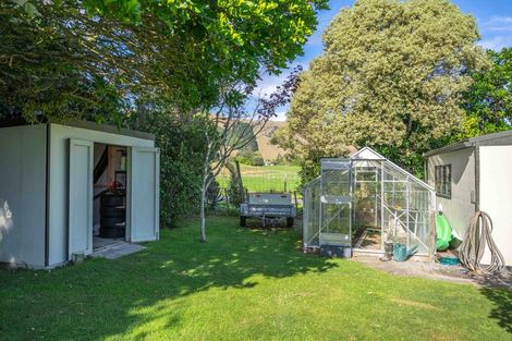 Photo of property in 43 Te Horo Hautere Cross Road, Te Horo, Otaki, 5582