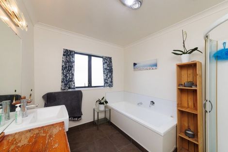 Photo of property in 1b Carthew Street, Feilding, 4702