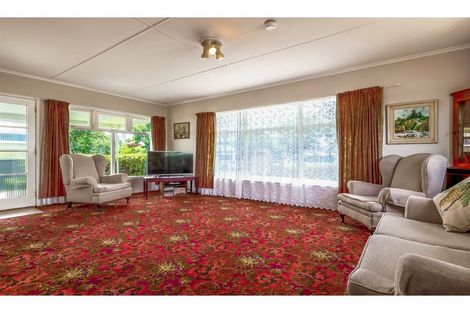 Photo of property in 11 Archlynn Road, Kelston, Auckland, 0602