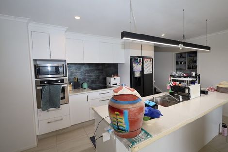 Photo of property in 10 Herring Place, Omokoroa, 3114