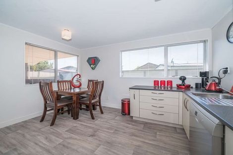 Photo of property in 56c Weston Avenue, Roslyn, Palmerston North, 4414