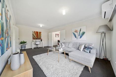 Photo of property in 2a Kurnell Drive, Botany Downs, Auckland, 2010