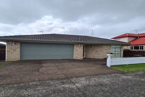 Photo of property in 13 Albert Street, Pukekohe, 2120