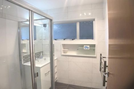 Photo of property in 1/7 Maunder Place, New Lynn, Auckland, 0600