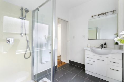 Photo of property in 36a Clayburn Road, Glen Eden, Auckland, 0602