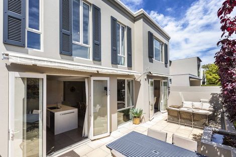 Photo of property in 152 Merivale Lane, Merivale, Christchurch, 8014