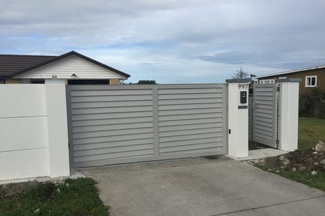 Photo of property in 997 Whangaparaoa Road, Tindalls Beach, Whangaparaoa, 0930
