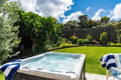 Photo of property in 1040 Cove Road, Langs Beach, Waipu, 0582