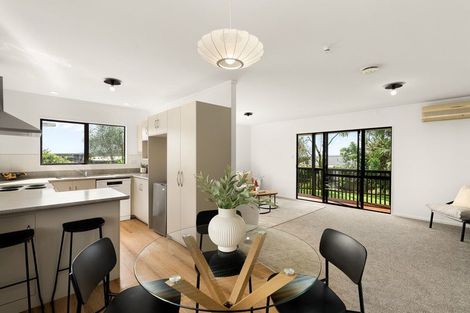 Photo of property in 37 Puriri Road, Pukekohe, 2120