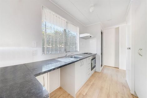 Photo of property in 2/28 Kennington Drive, Clendon Park, Auckland, 2103