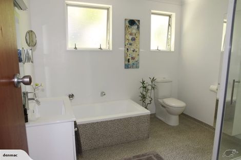 Photo of property in 24 Woodman Drive, Tawa, Wellington, 5028